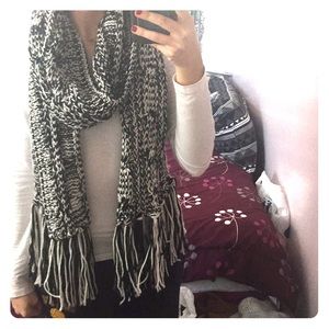 Black and white knitted scarf